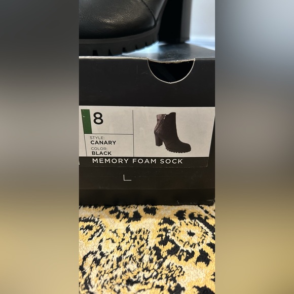 BNIB WOMEN’S SIMPLY VERA BY VERA WANG BLACK HEELED BOOTIES (Size 8) - Picture 2 of 8